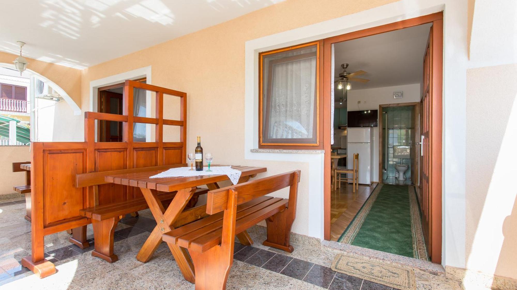 Branko Apartment *